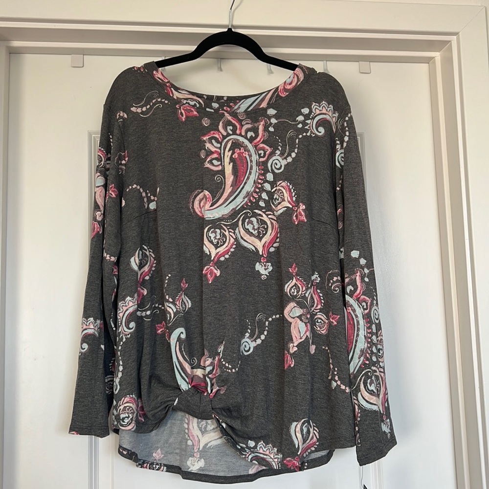 NWT 3x Floral Front Knot Blouse